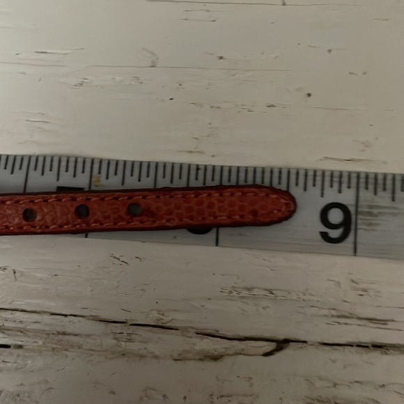 NWT! Unisex 8.5” red genuine leather 0.25” wide buckled adjustable bracelet - Picture 8 of 9